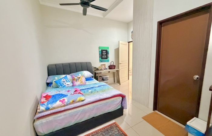 Rumah Untuk Dijual Semi-D Bandar Warisan Puteri Sikamat Negeri Sembilan