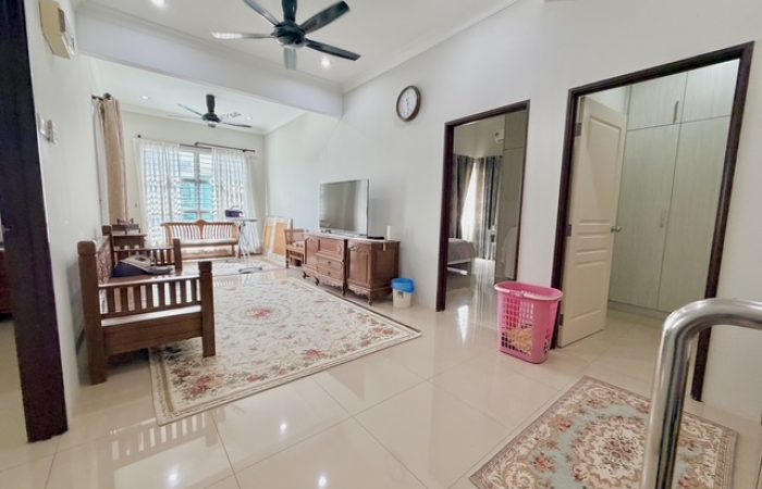 Rumah Untuk Dijual Semi-D Bandar Warisan Puteri Sikamat Negeri Sembilan