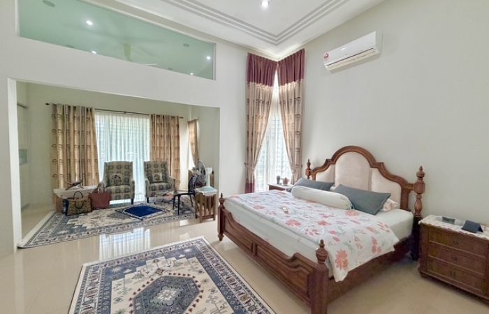 Rumah Untuk Dijual Semi-D Bandar Warisan Puteri Sikamat Negeri Sembilan