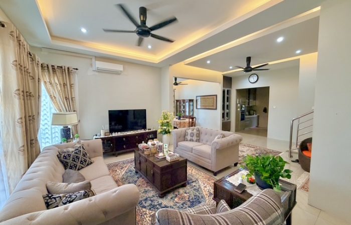 Rumah Untuk Dijual Semi-D Bandar Warisan Puteri Sikamat Negeri Sembilan