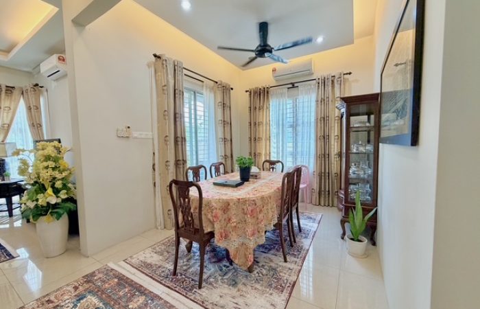 Rumah Untuk Dijual Semi-D Bandar Warisan Puteri Sikamat Negeri Sembilan